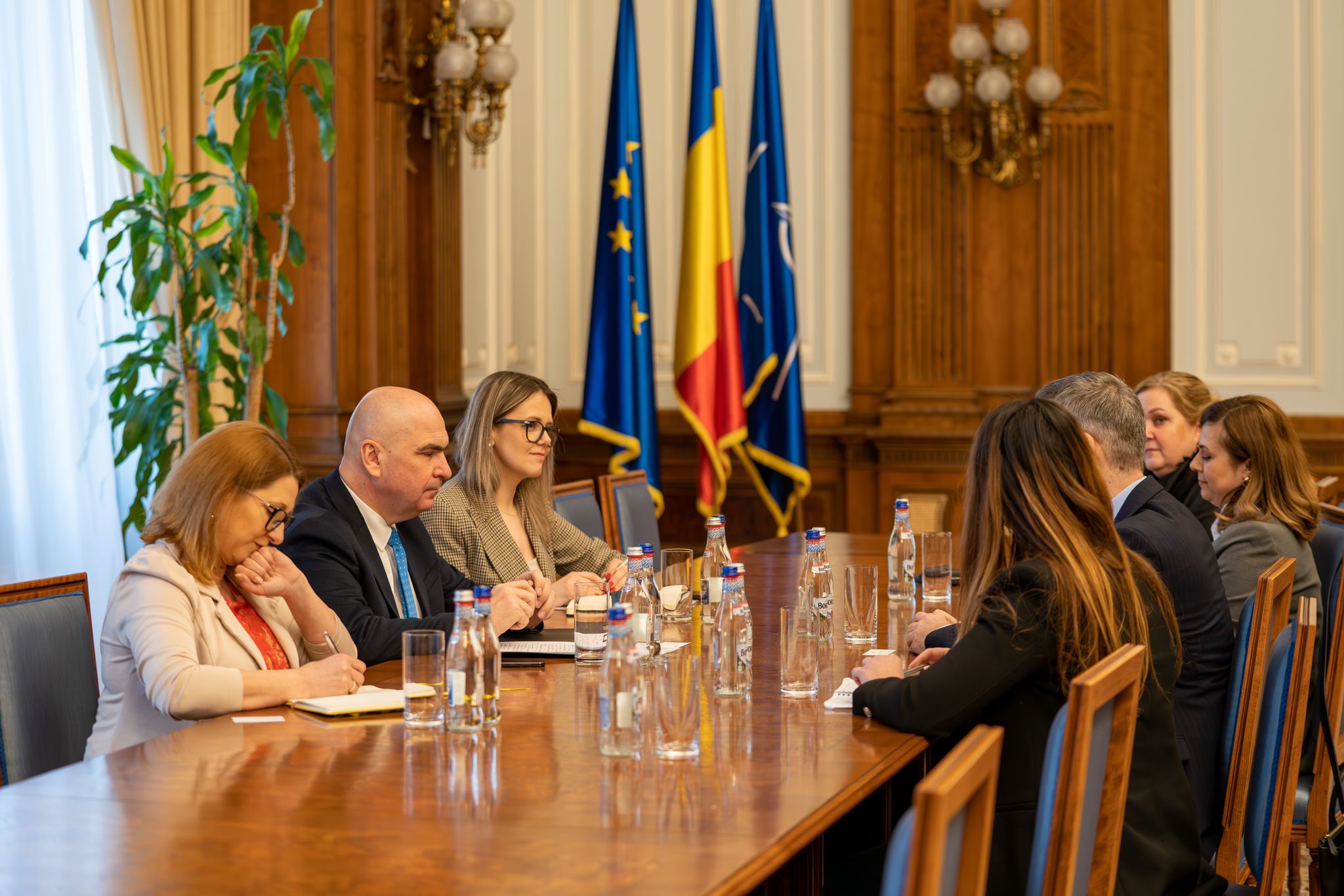 Ilie Bolojan, președintele Senatului, în dialog cu reprezentanții Amazon despre investiții și stabilitate legislativă